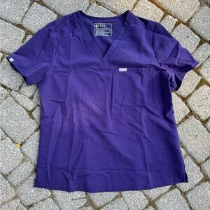 FIGS scrub shirt in L